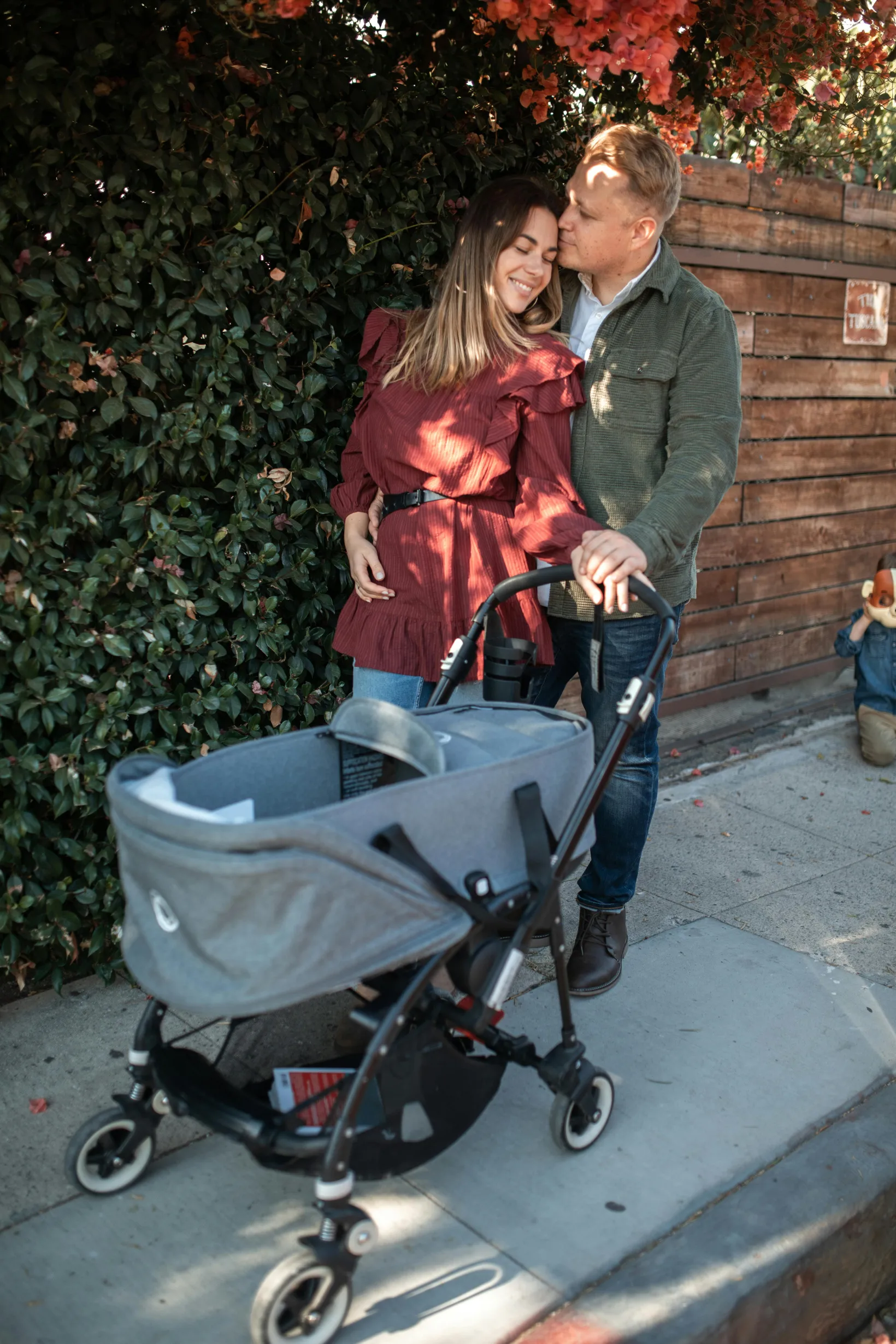 Familia Con Bebe Image 1